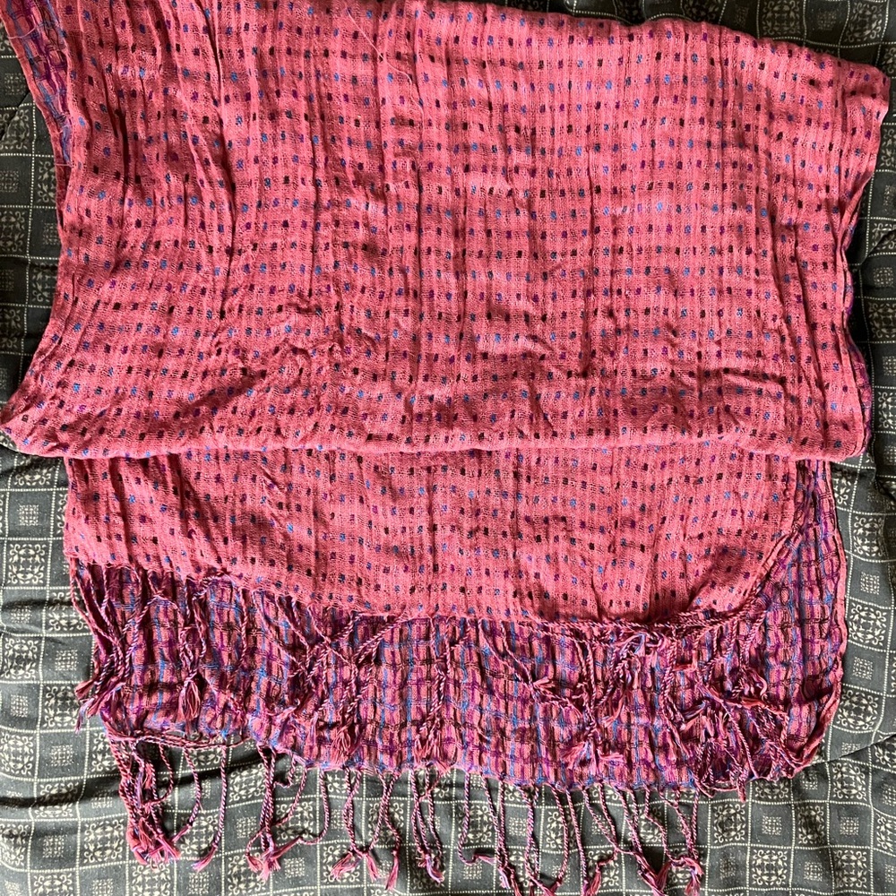 Elegant Pink Scarf with Fringe